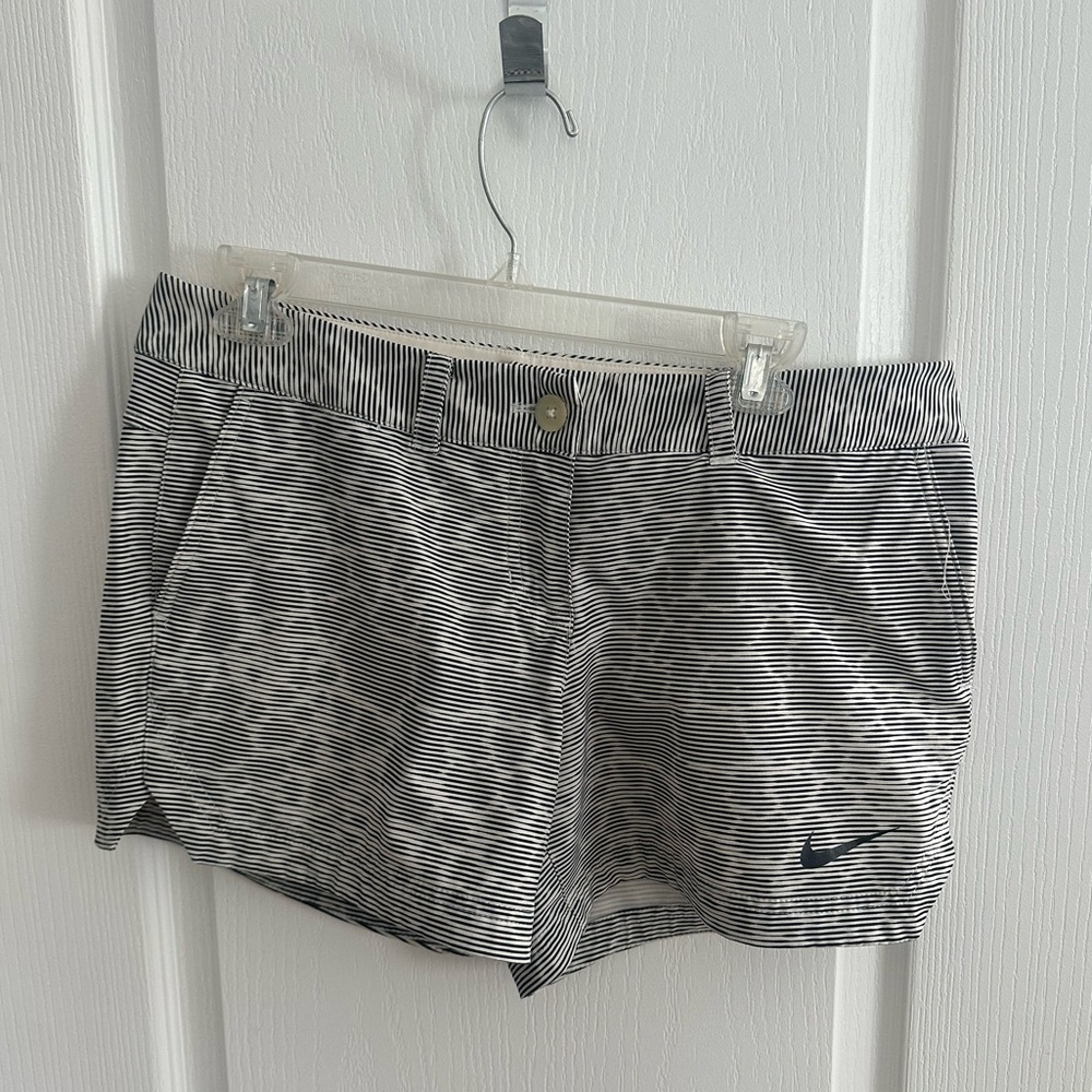 Nike Women's Golf Dri-Fit Shorts size 8
